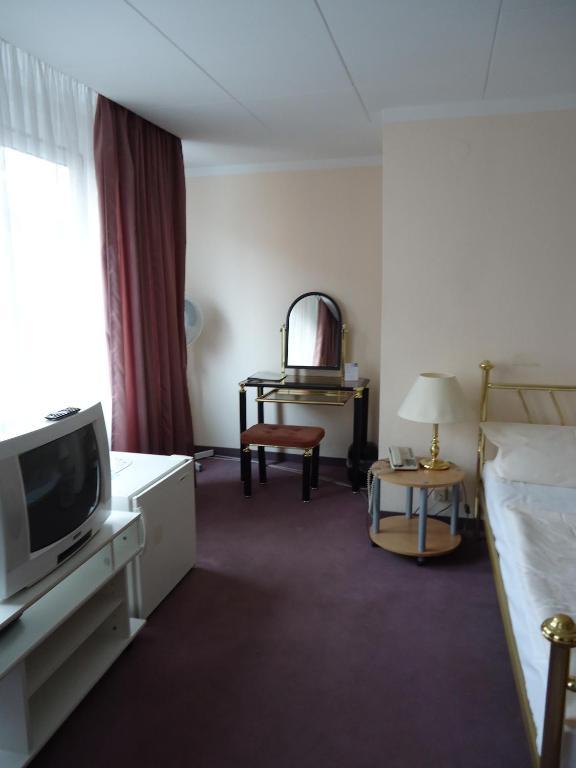 Hotel Kubrat Am Checkpoint Charlie Berlin Rum bild